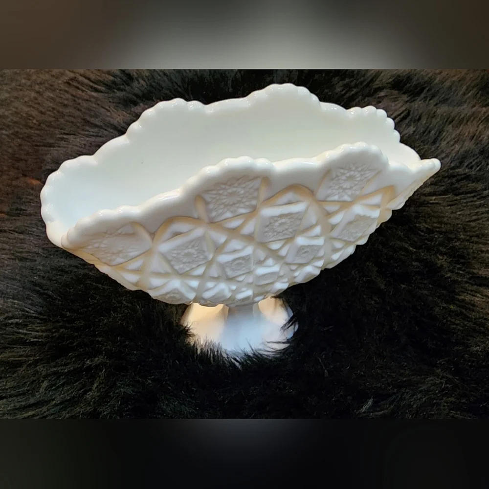 Vintage Milk Glass Vase Planter Old Quilt PatternWestmoreland Vintage